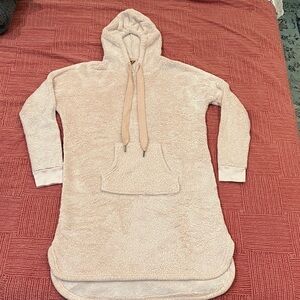 Women’s size small light pink / beige Denver Hayes Plush Hooded Sweatshirt Dress
